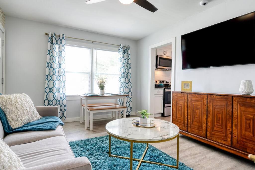2Br 1Ba Duplex House King Beds Great For Small Groups Close To All Uptown Charlotte Attractions Buitenkant foto