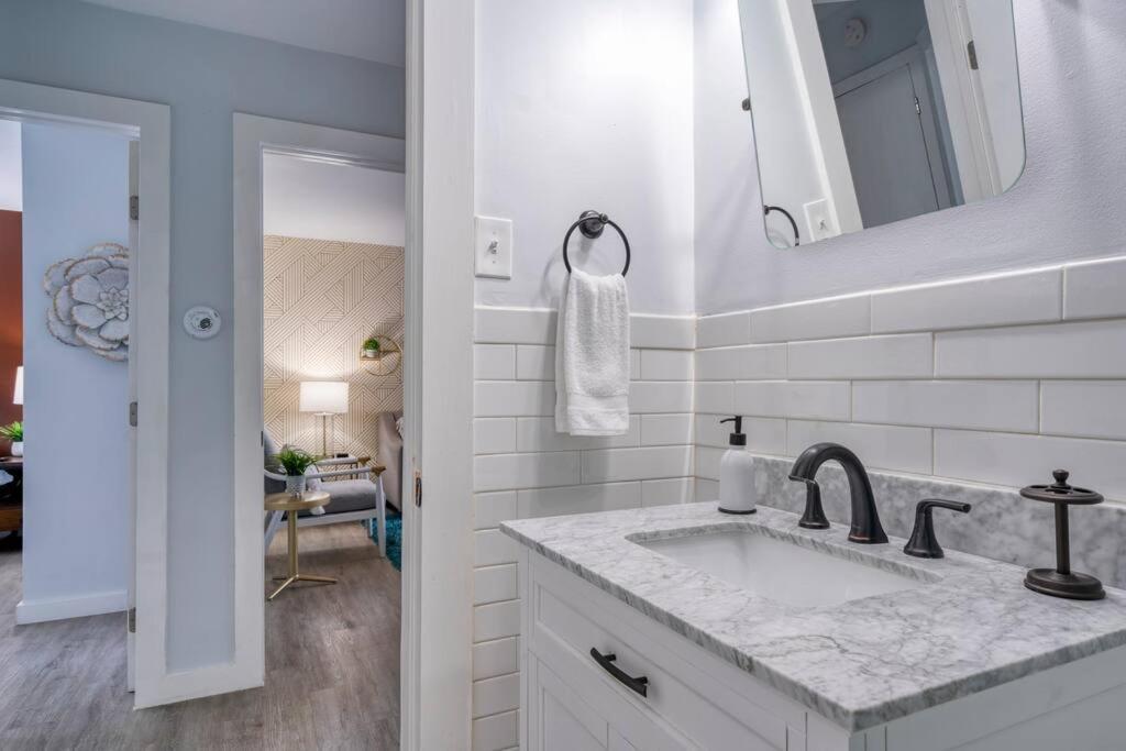 2Br 1Ba Duplex House King Beds Great For Small Groups Close To All Uptown Charlotte Attractions Buitenkant foto