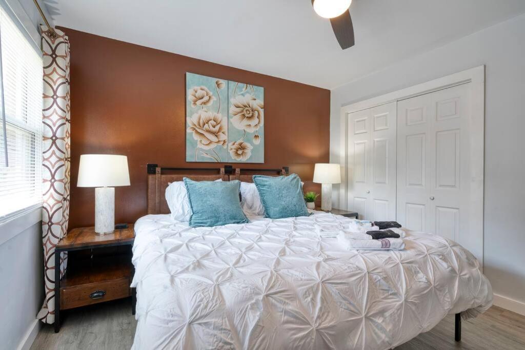 2Br 1Ba Duplex House King Beds Great For Small Groups Close To All Uptown Charlotte Attractions Buitenkant foto