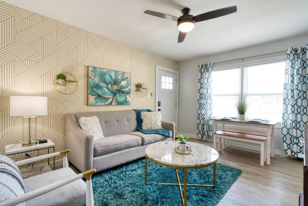 2Br 1Ba Duplex House King Beds Great For Small Groups Close To All Uptown Charlotte Attractions Buitenkant foto