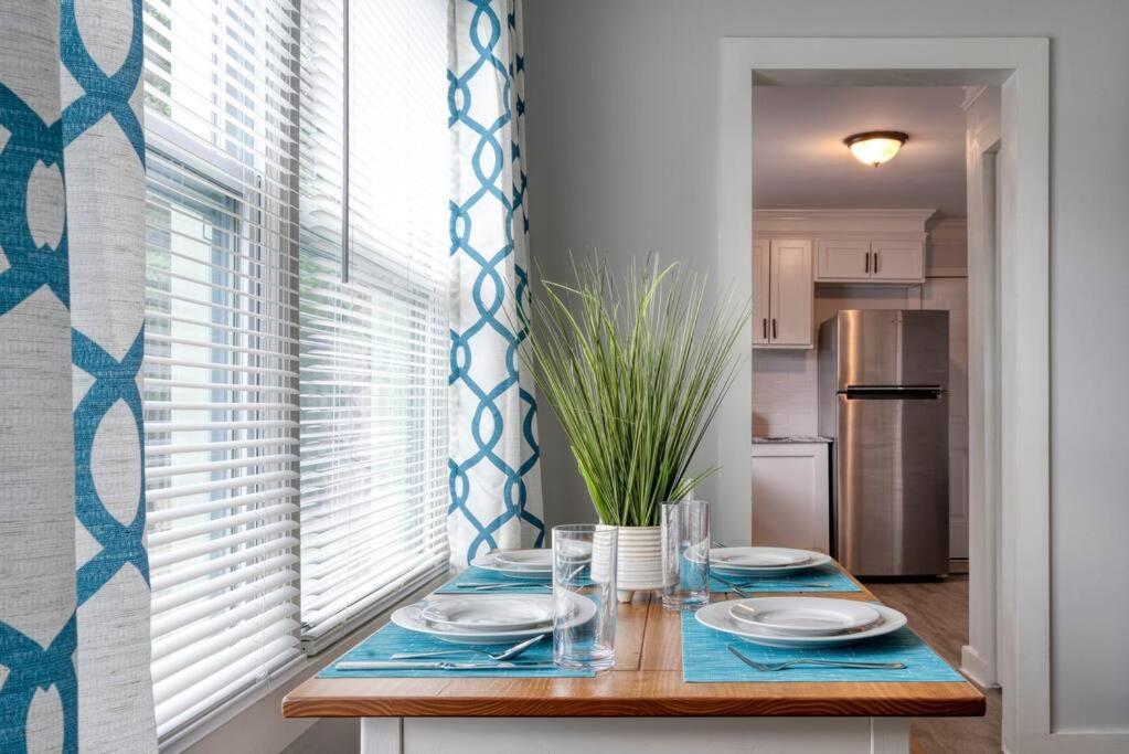 2Br 1Ba Duplex House King Beds Great For Small Groups Close To All Uptown Charlotte Attractions Buitenkant foto